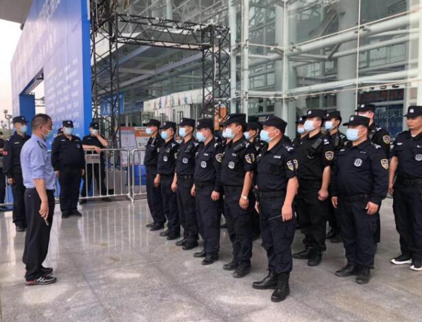 長沙市保安協(xié)會成功舉辦第二期“大?！惫歉膳嘤柊? ></a>
                    </div>
                    <div   id=